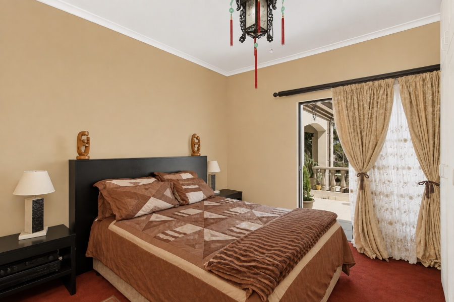 6 Bedroom Property for Sale in Sunset Beach Western Cape